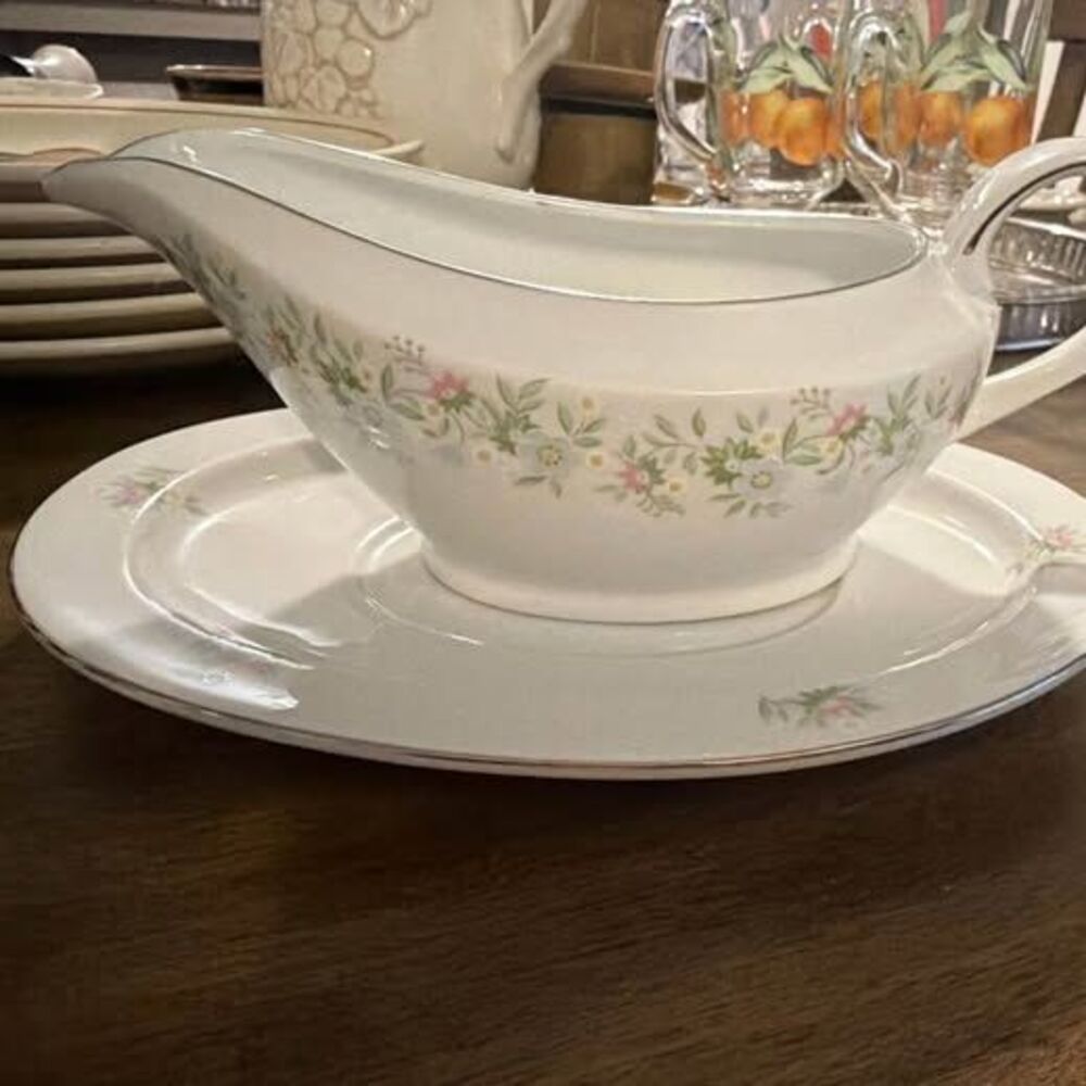 Johann Haviland Forever Spring Gravy Boat Attached Underplate Bavaria Germany
